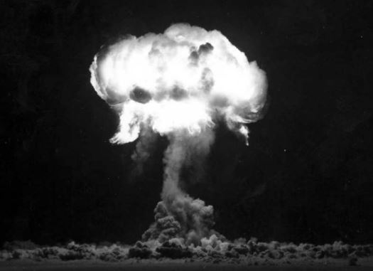 L'esplosione della prima bomba nucleare il 16 luglio di 75 anni fa nel deserto del New Mexico 